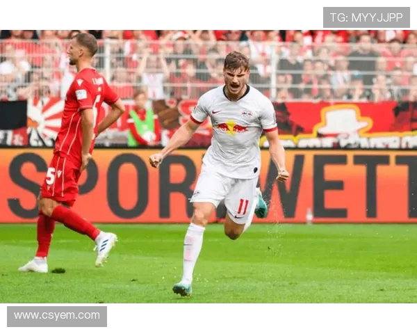 德天空报道莱比锡斯图加特阿贾克斯等队对南安普顿中场詹德的关注情况